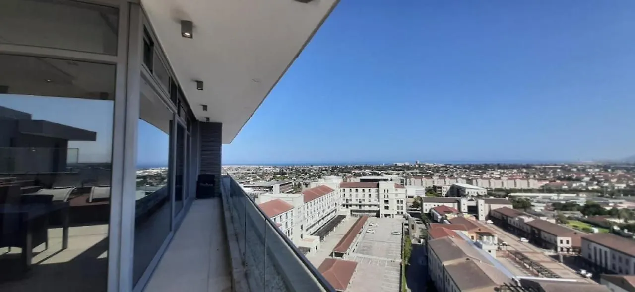 The Residences At Crystal Towers Cape Town 4*,