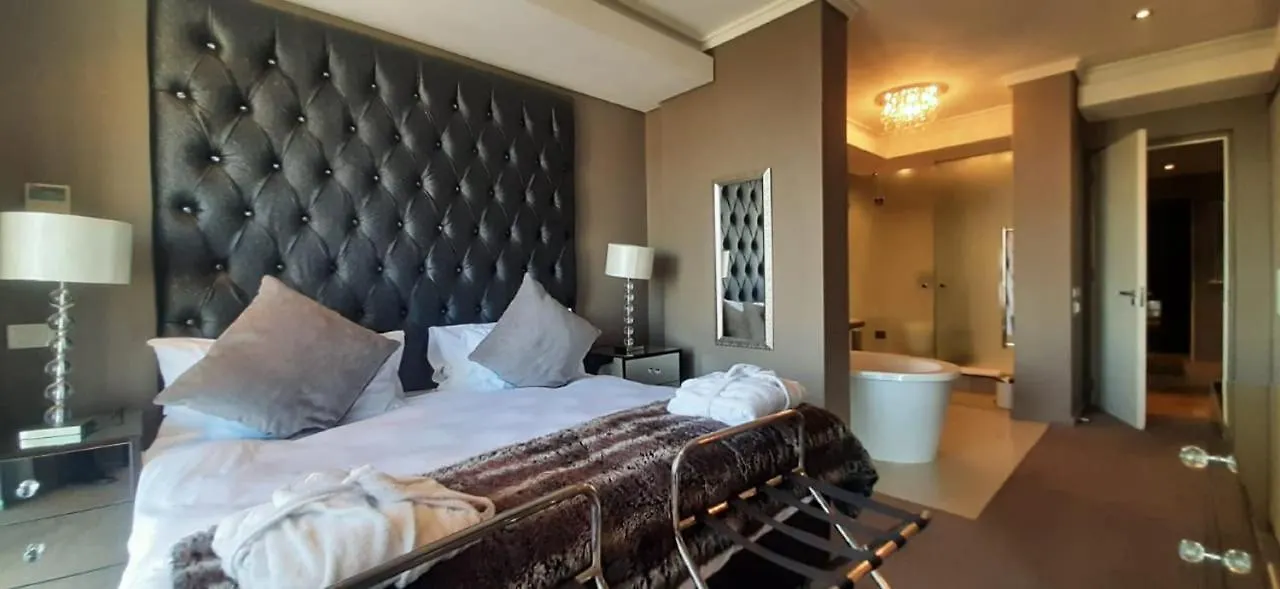 The Residences At Crystal Towers Cape Town Aparthotel