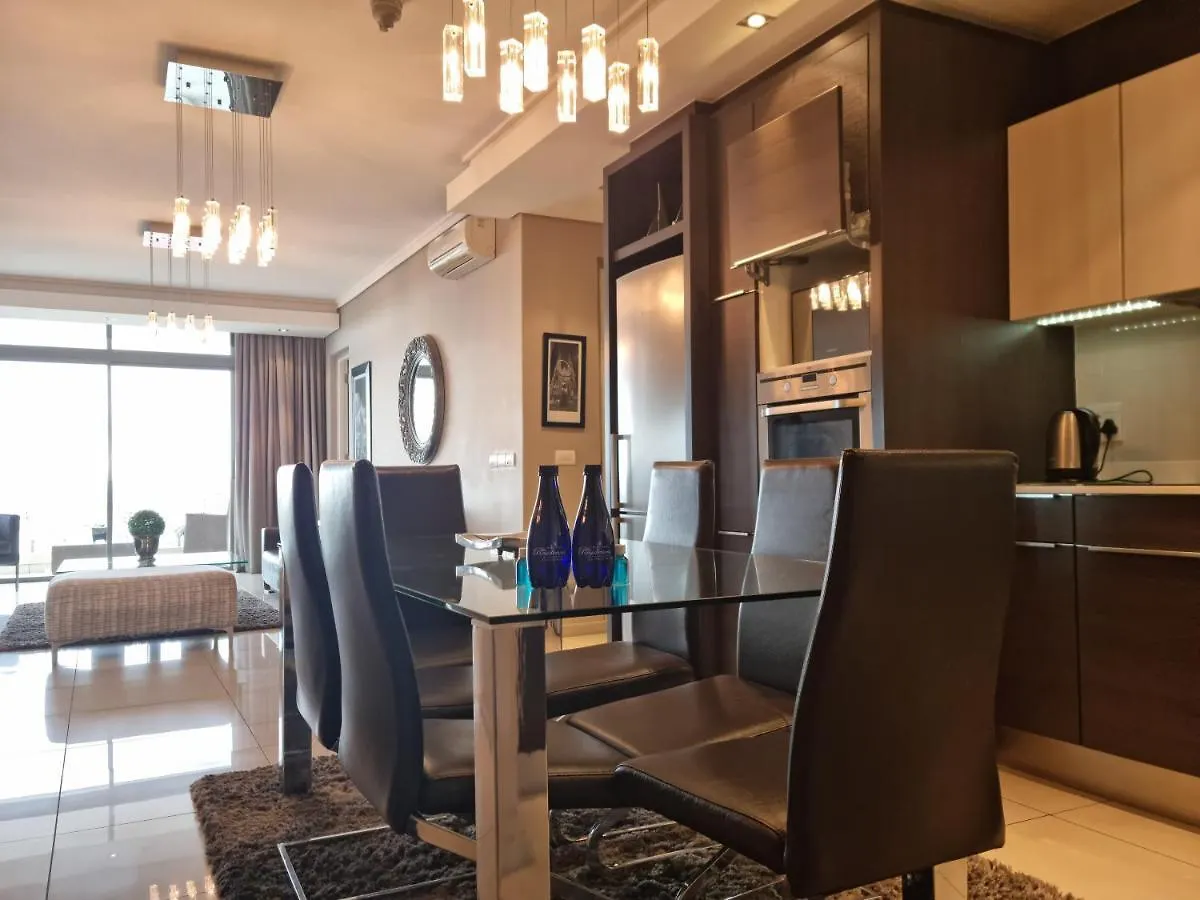 Aparthotel The Residences At Crystal Towers Cape Town
