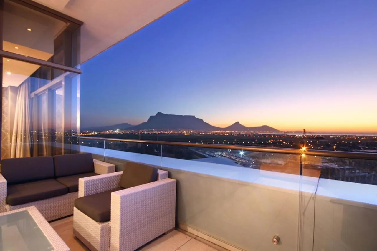 The Residences At Crystal Towers Cape Town 4*,