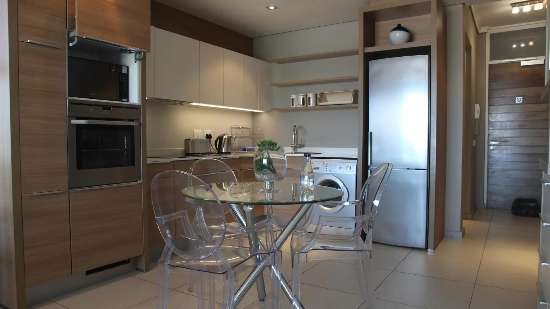 The Residences At Crystal Towers Cape Town Aparthotel