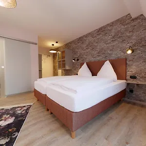 https://hotel-weinbar-fahr-away.com-bavaria.com