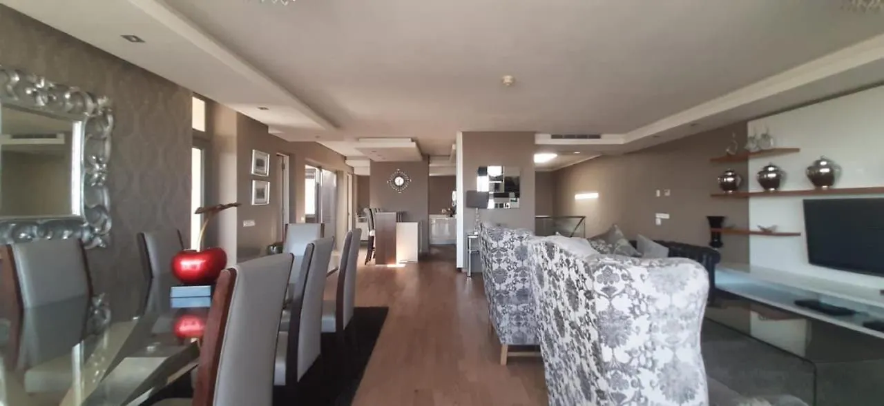 The Residences At Crystal Towers Città del Capo 4*,  Sudafrica