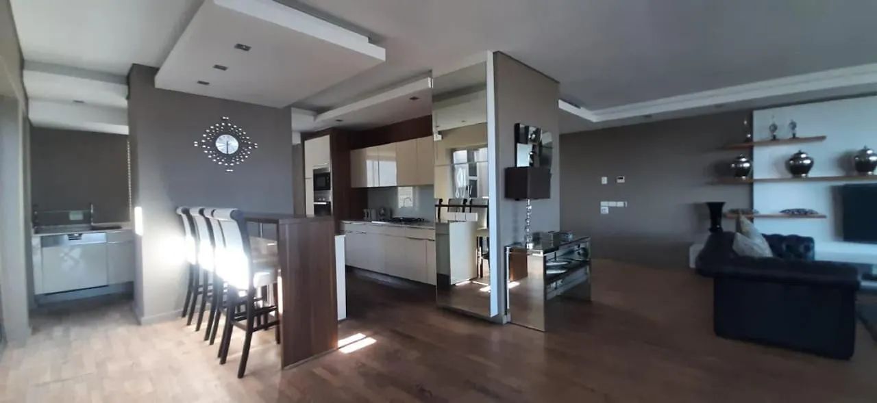 The Residences At Crystal Towers Città del Capo Aparthotel